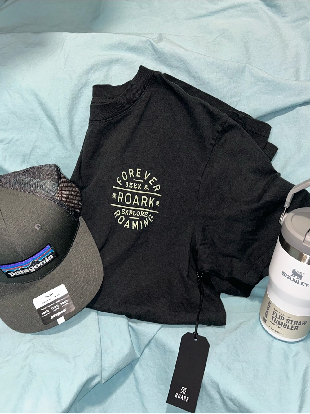 Father’s Day bundle! Patagonia snap back hat,Roark T-shirt (L) 20oz flip Stanley